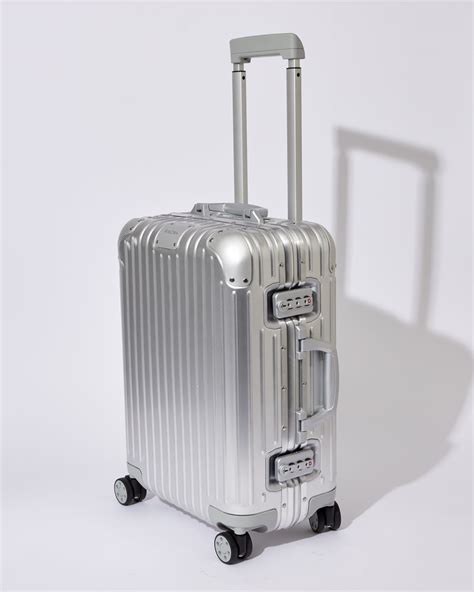 rimowa carry on.